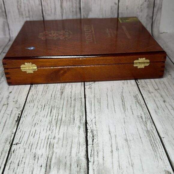 THE LOST CITY Cigar Box Empty Wooden Limited Edition 2011 Double Robusto Fuente - Picture 5 of 10